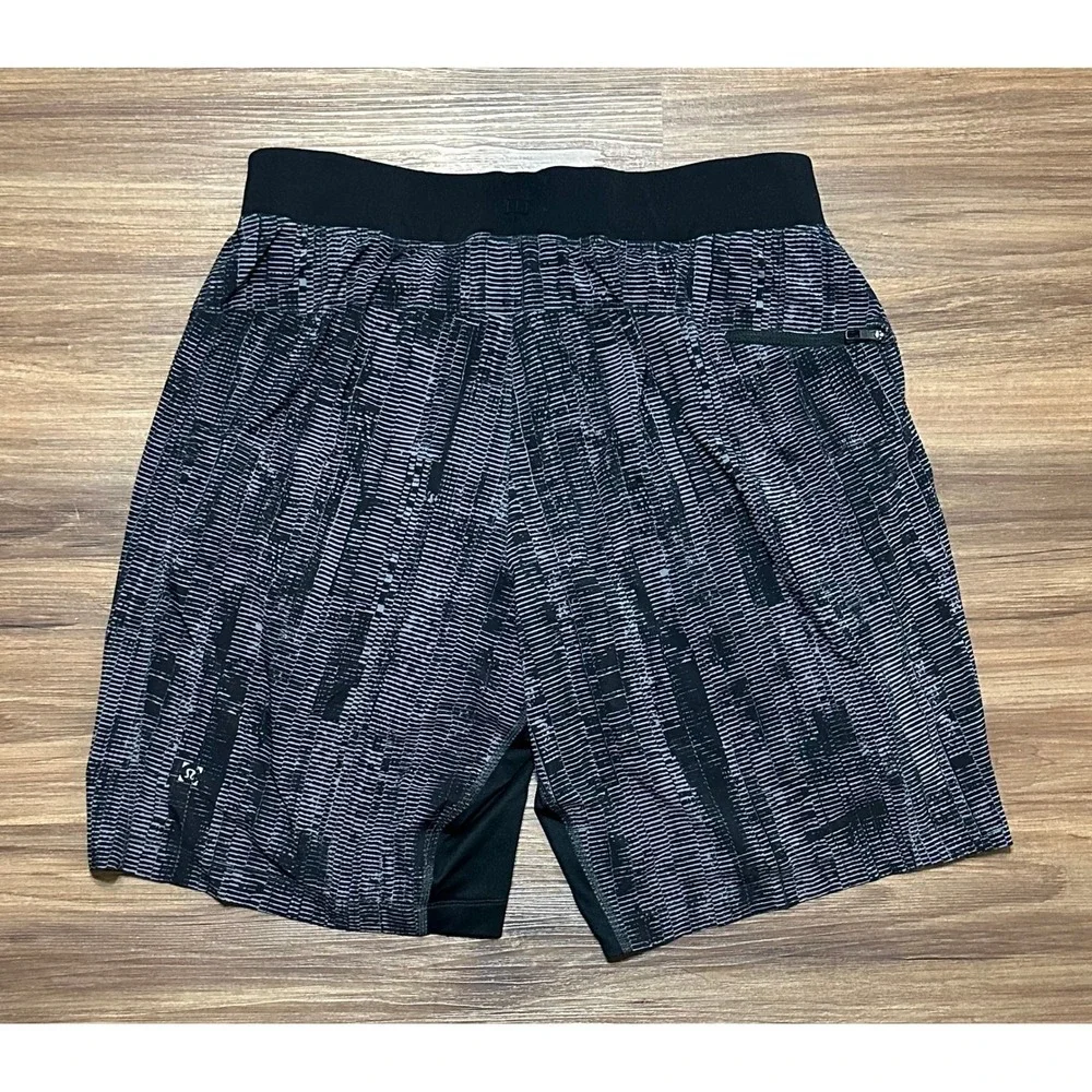 Lululemon T.H.E Compression Lined Shorts Black Abstract Print Athletic Men Sz M
